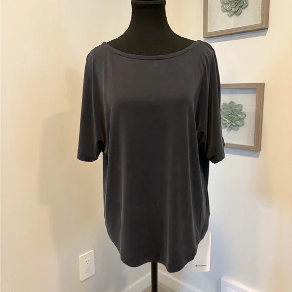 lululemon Black Drapey Softstreme Boatneck Short Sleeve Top NWT! - Picture 3 of 13
